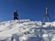 39 Raffaele,  la prima volta alla Madonnina del Baciamorti (2009 m) pestando neve!